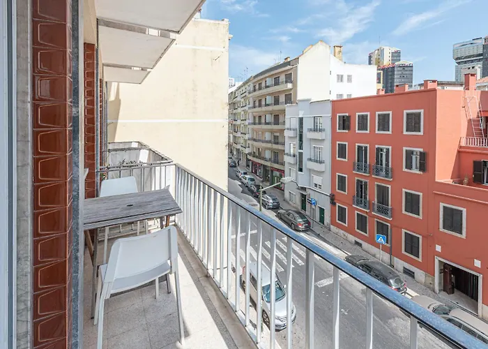 Houze Spacious Near Marques De Pombal * Lisbon